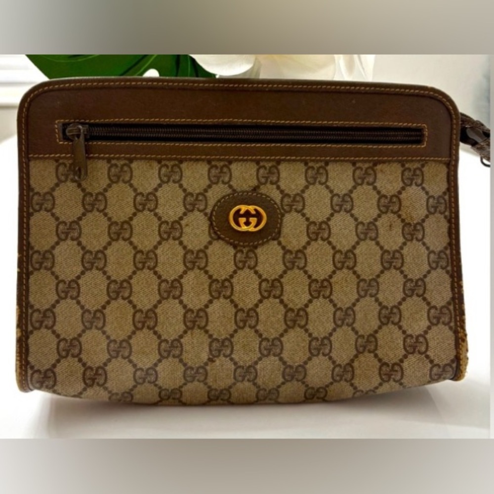 Gucci Monogram Clutch, Authentic. Euc - image 8